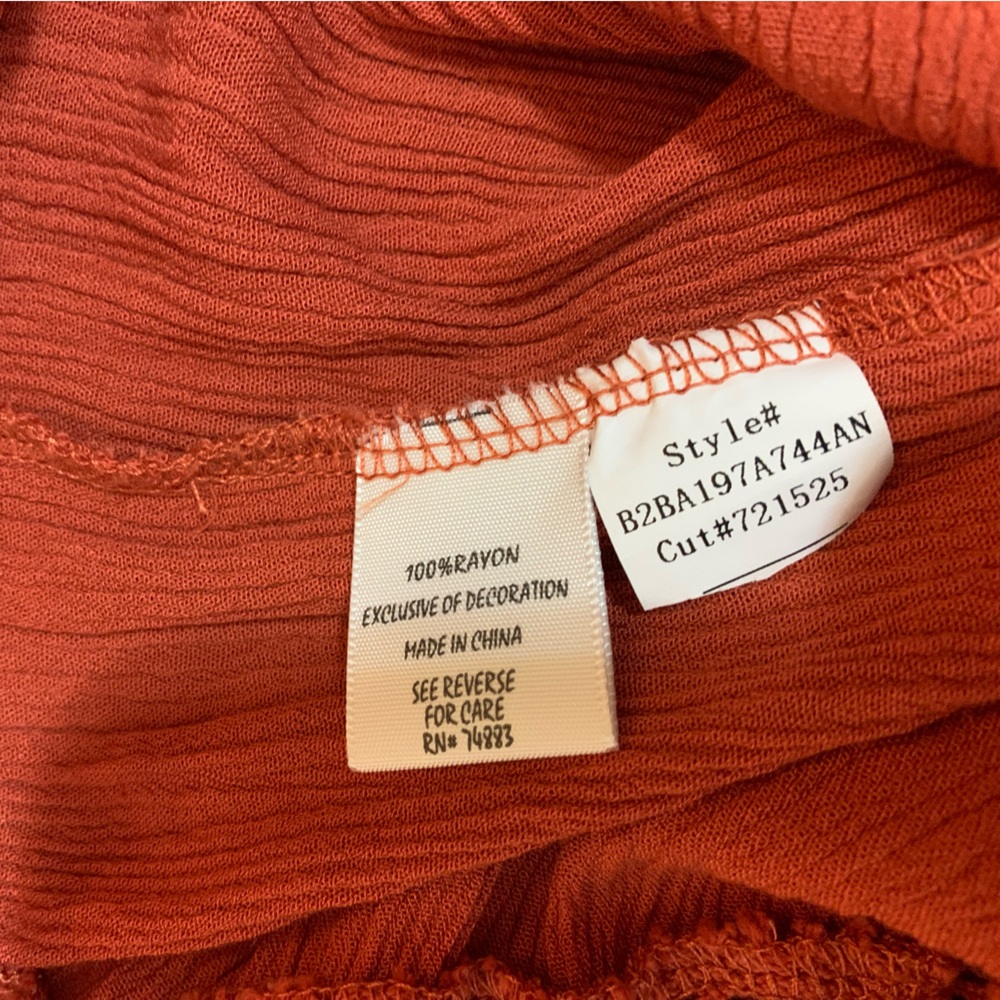 Adiva Burnt Orange Bell Sleeve Lace Detail Crepe Flowy Top Women’s Medium - Picture 7 of 7